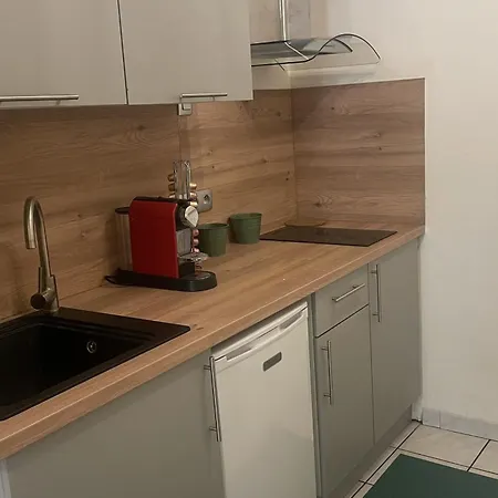 Charming Studio Close To Downtown Apartamento *