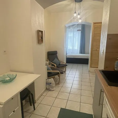 Charming Studio Close To Downtown Tolón